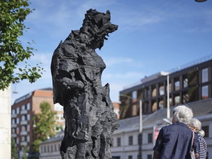 Skulpturen 'GODOT' af Christian Lemmertz fra 2022