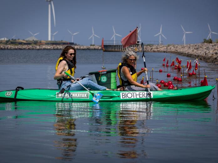 Miljøpunkt Amager bidrager bl.a. med at indsamle affald ved Amager Stranspark.